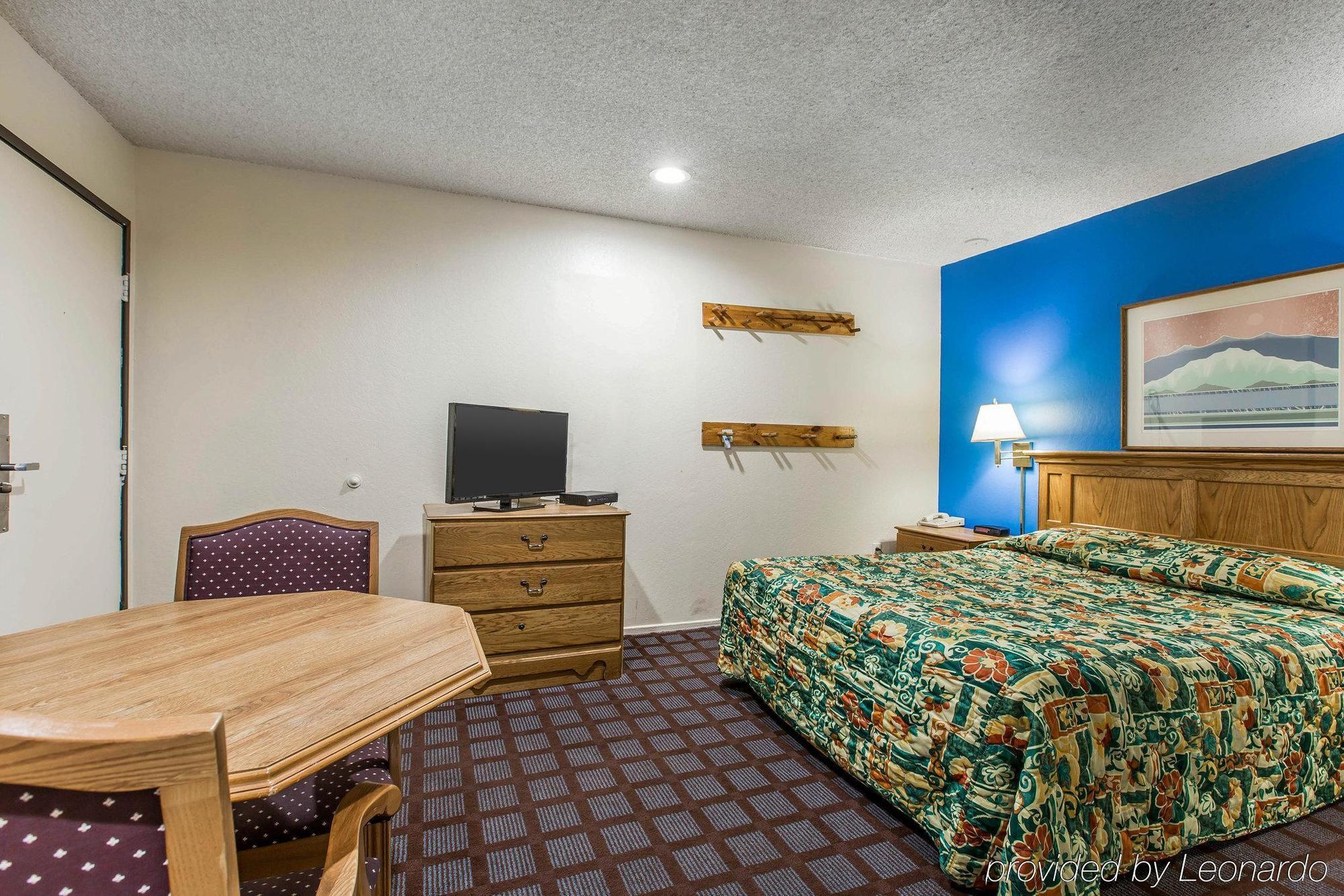 ממות' לייקס Rodeway Inn Wildwood מראה חיצוני תמונה