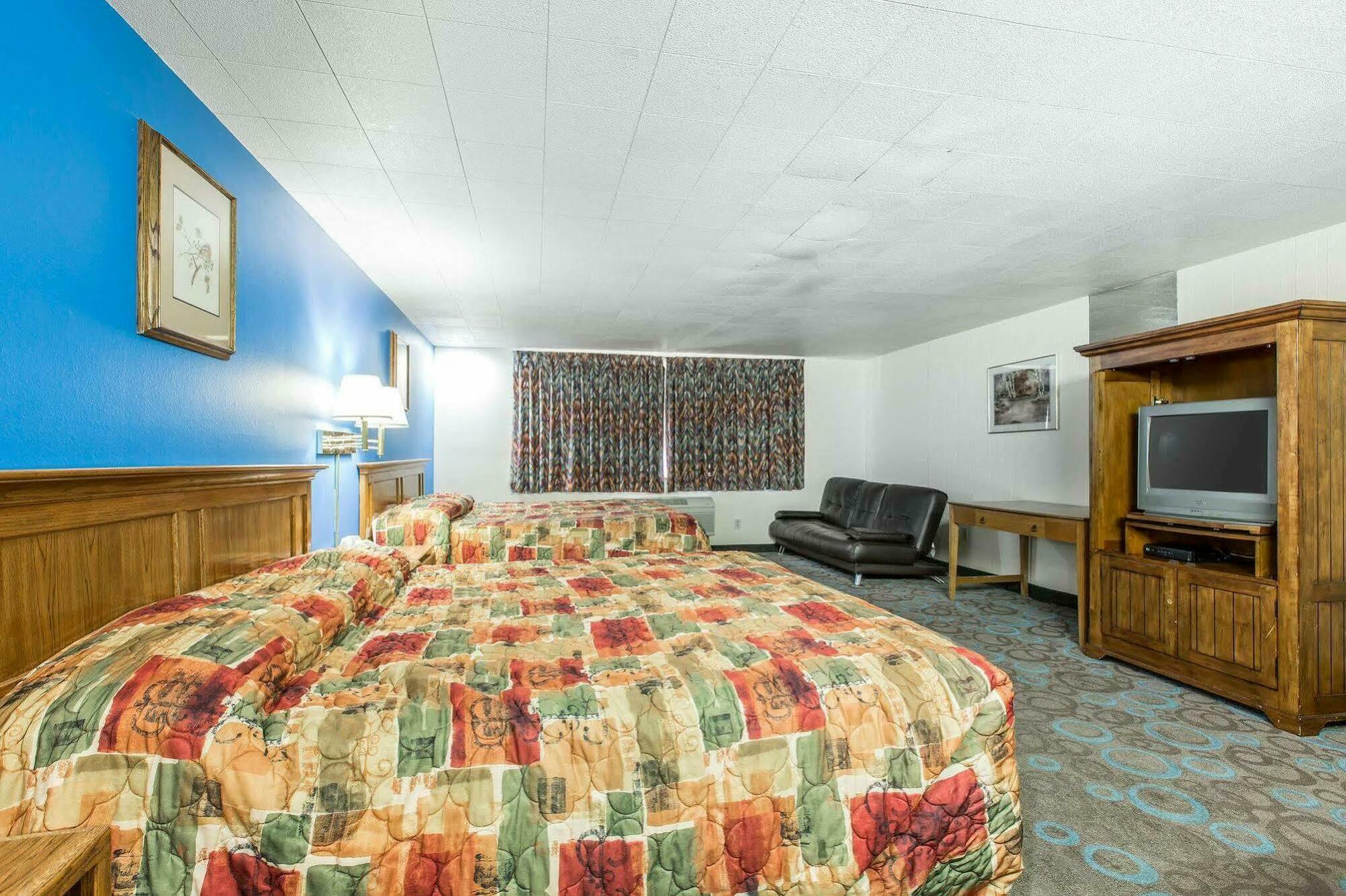 ממות' לייקס Rodeway Inn Wildwood מראה חיצוני תמונה