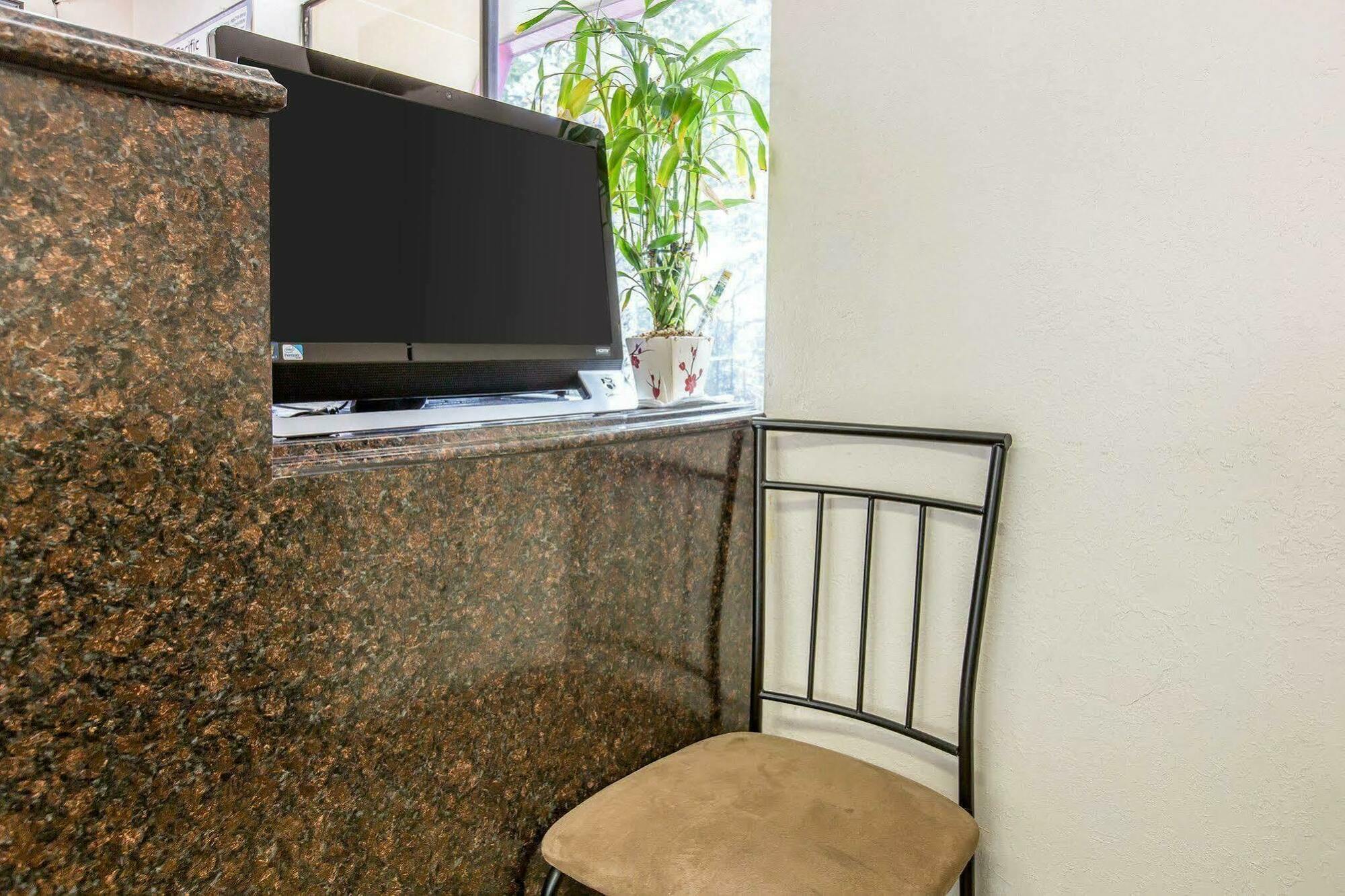 ממות' לייקס Rodeway Inn Wildwood מראה חיצוני תמונה
